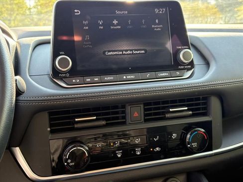 Used 2023 Nissan Rogue S AWD/4WD image 11