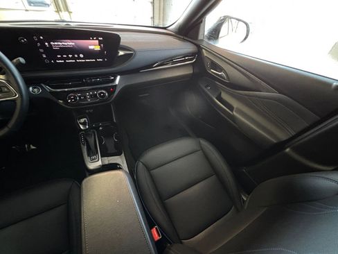 Used 2025 Buick Envista Sport Touring image 34