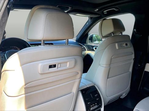 Used 2022 BMW X7 xDrive40i w/ Premium Package AWD/4WD image 22