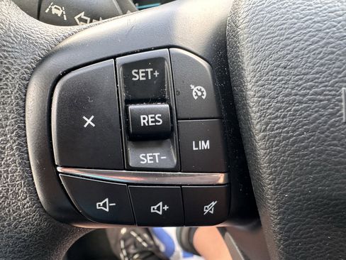 Used 2025 Ford Transit 350 XLT RWD image 18