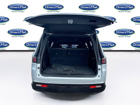 Used 2024 Jeep Wagoneer L Series II RWD image 27