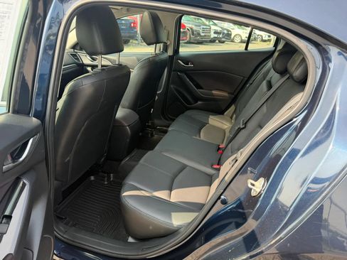 Used 2018 MAZDA MAZDA3 Touring FWD image 30