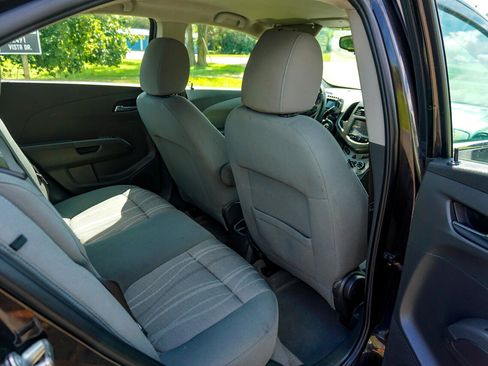 Used 2014 Chevrolet Sonic LT image 19