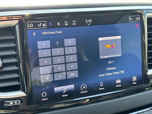 Used 2023 Chrysler Pacifica Touring-L FWD image 34