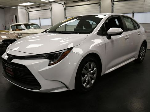 Certified 2024 Toyota Corolla LE image 3