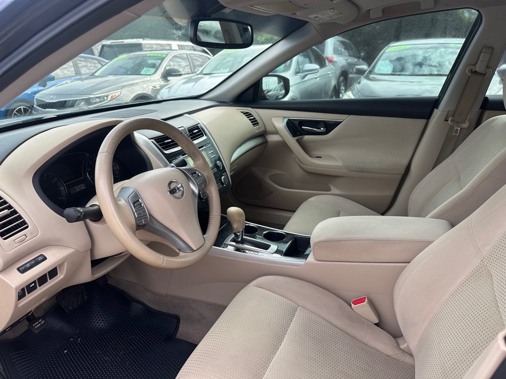 Used 2014 Nissan Altima 2.5 SV w/ Convenience Package FWD image 7