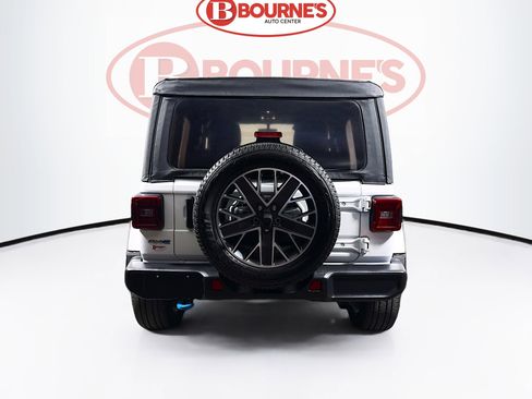 Used 2023 Jeep Wrangler Unlimited Sahara AWD/4WD image 7