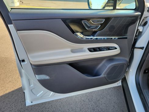 Used 2022 Lincoln Corsair Reserve w/ Equipment Group 201A image 16