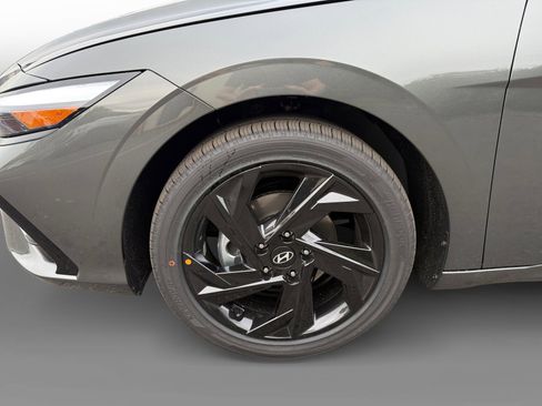 New 2026 Hyundai Elantra SEL Sport Premium image 9
