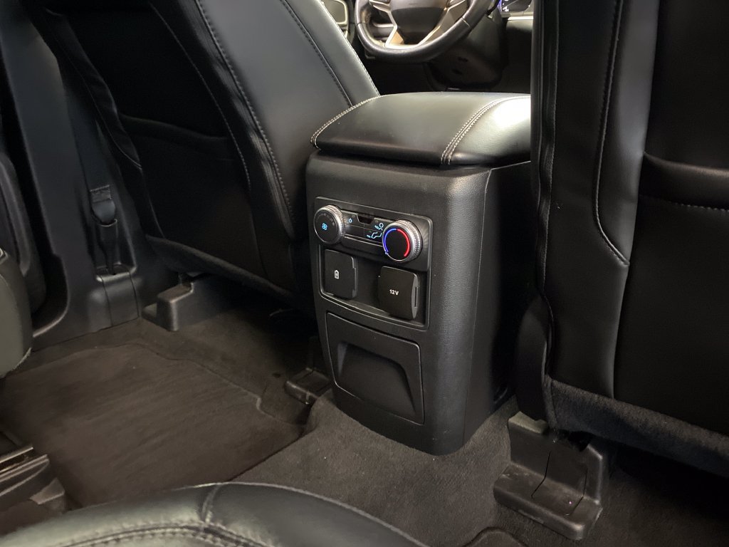 Used 2022 Ford Explorer XLT w/ Equipment Group 202A AWD/4WD image 39