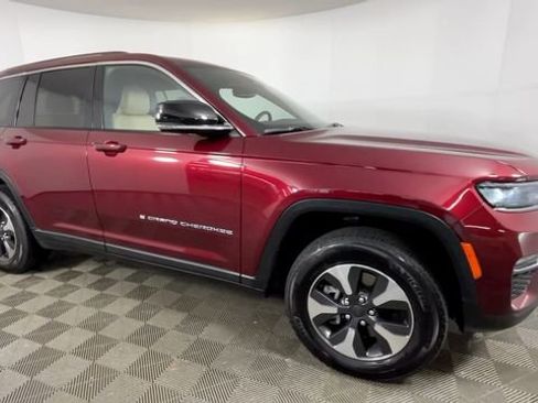 Used 2023 Jeep Grand Cherokee 4WD 4xe image 2