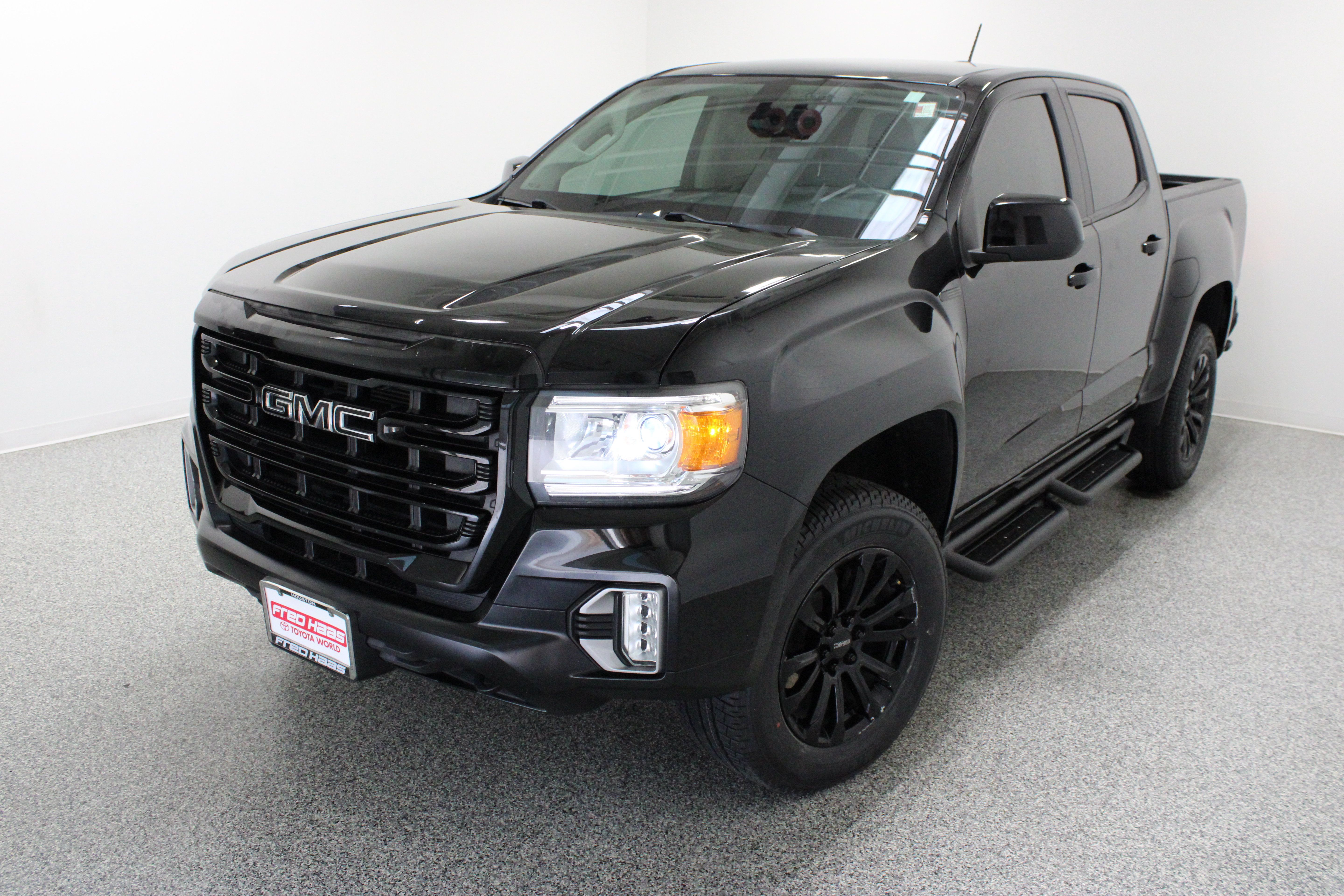 Used 2022 GMC Canyon Elevation w/ Elevation Premium Package RWD image 2