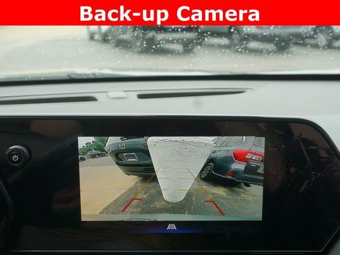 Used 2024 Chevrolet Trax RS w/ Sunroof Package FWD image 9