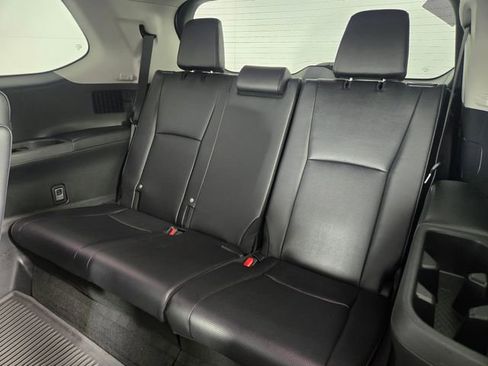 Used 2024 Toyota Grand Highlander Limited image 18