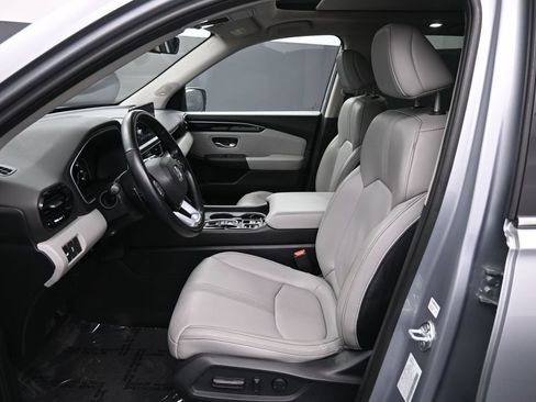 Certified 2023 Honda Pilot Touring image 19