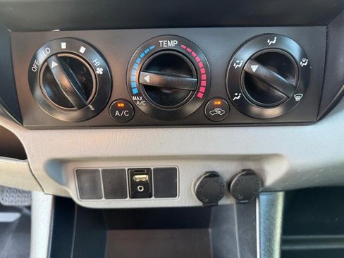 Used 2013 Toyota Tacoma 2WD Access Cab image 36