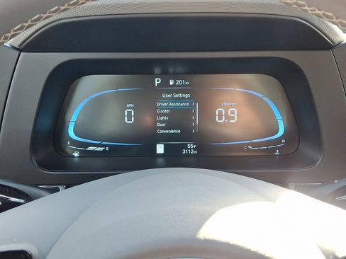 Certified 2025 Hyundai Elantra Sport image 19