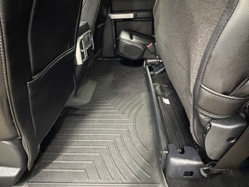 Used 2020 Ford F350 Lariat w/ Chrome Package image 36