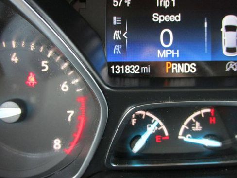 Used 2018 Ford Escape SEL image 2