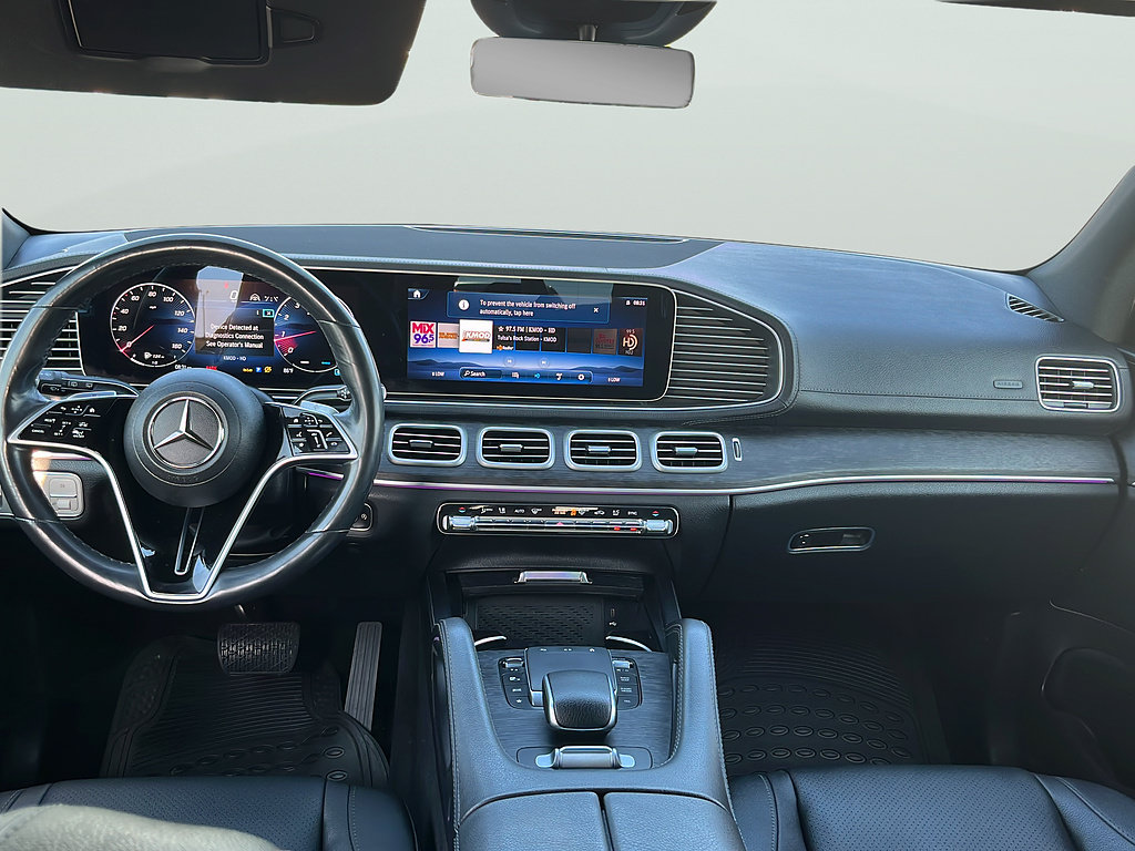 Used 2024 Mercedes-Benz GLS 450 4MATIC image 9