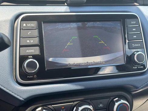 Used 2025 Nissan Versa SV FWD image 5