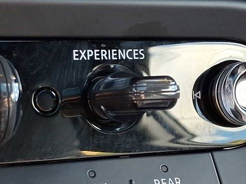 Used 2025 MINI Cooper 2-Door Hardtop image 25