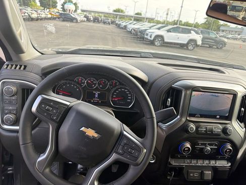 Used 2022 Chevrolet Silverado 1500 LT AWD/4WD image 13