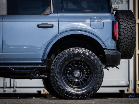 New 2025 Ford Bronco Badlands image 9