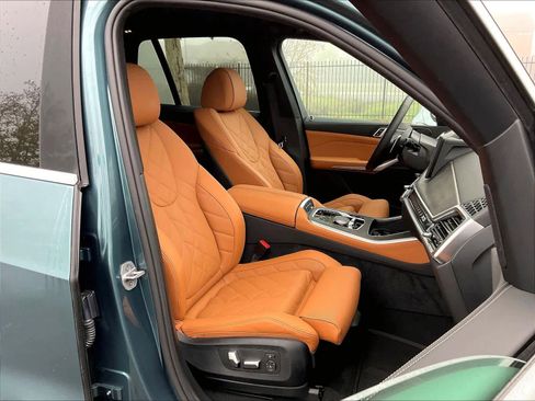 Used 2025 BMW X5 xDrive40i w/ Parking Assistance Package image 9