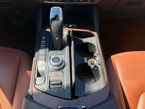 Certified 2023 Maserati Levante GT image 39