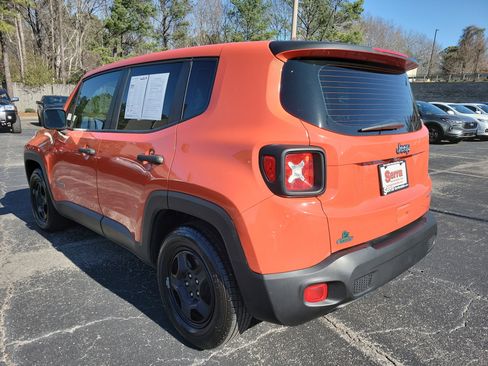Used 2019 Jeep Renegade Sport image 24
