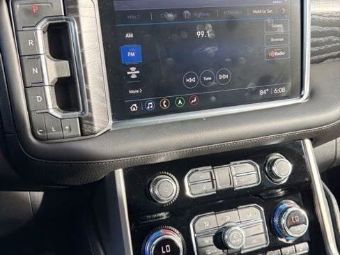 Used 2021 GMC Yukon Denali w/ Denali Premium Package image 13