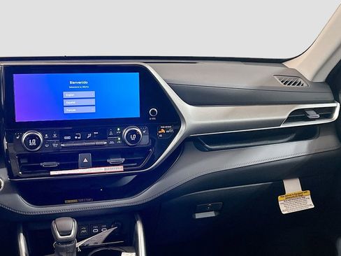 New 2026 Toyota Highlander XLE image 21