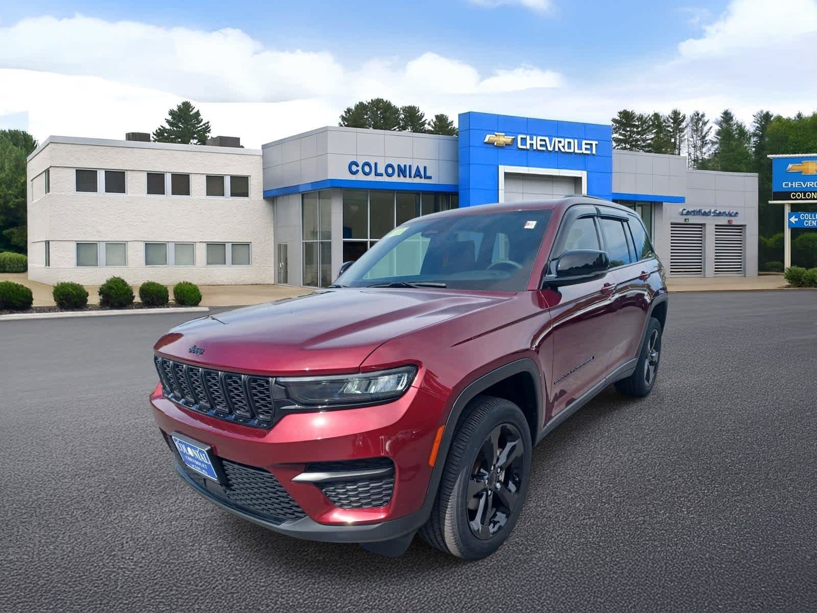 Used 2023 Jeep Grand Cherokee Altitude AWD/4WD image 1