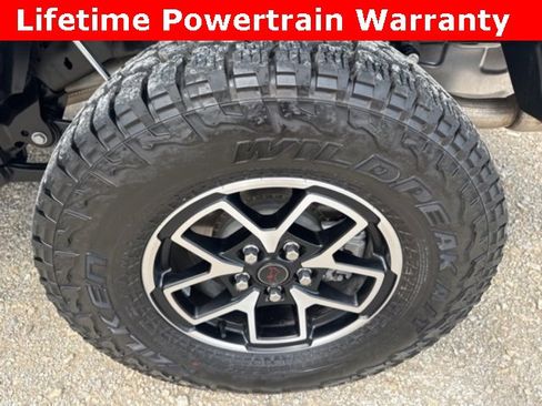 Used 2024 Jeep Gladiator Rubicon w/ Technology Group image 4