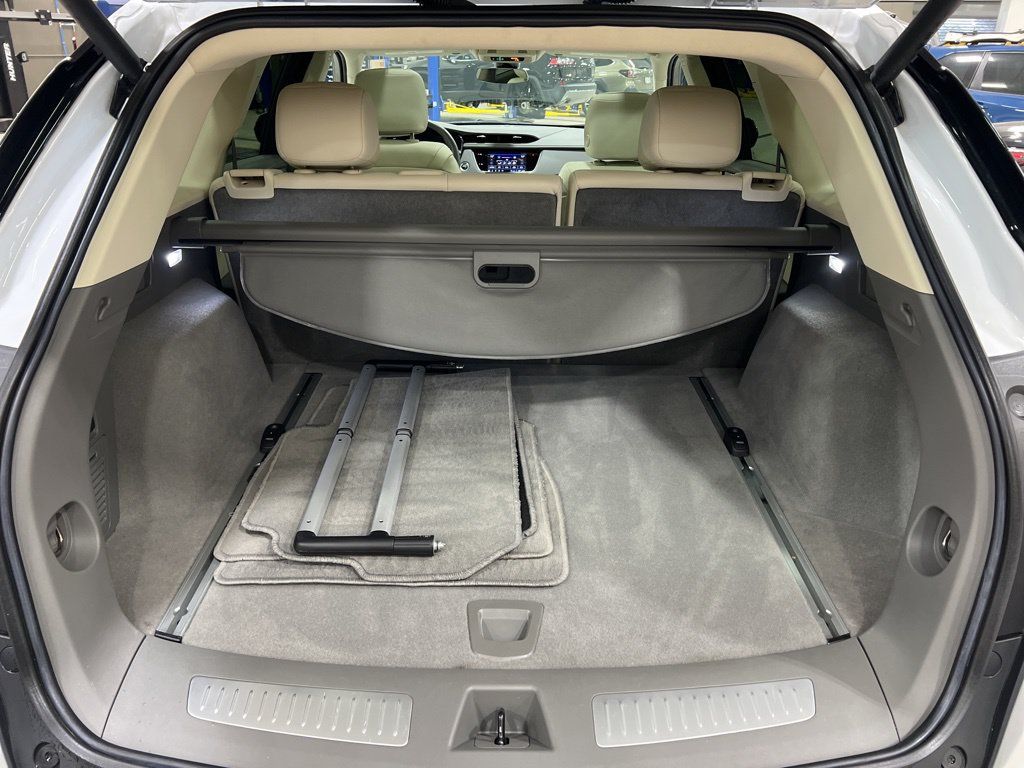 Used 2023 Cadillac XT5 Premium Luxury AWD/4WD image 15