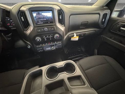 Used 2024 Chevrolet Silverado 2500 W/T AWD/4WD image 3