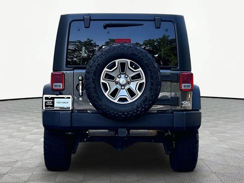 Used 2018 Jeep Wrangler Unlimited Rubicon w/ Connectivity Group AWD/4WD image 5