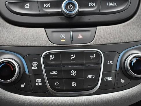 Used 2024 Chevrolet Malibu LT FWD image 32