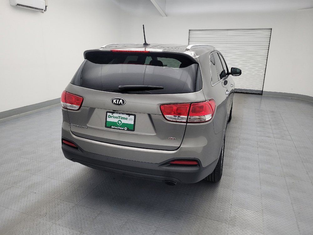 Used 2017 Kia Sorento AWD image 7