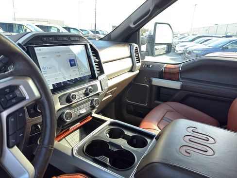 Used 2022 Ford F250 King Ranch w/ King Ranch Ultimate Package image 11