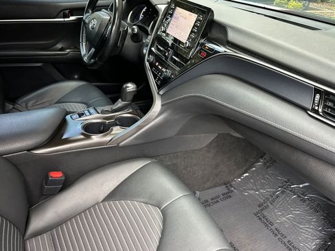 Used 2022 Toyota Camry SE image 15