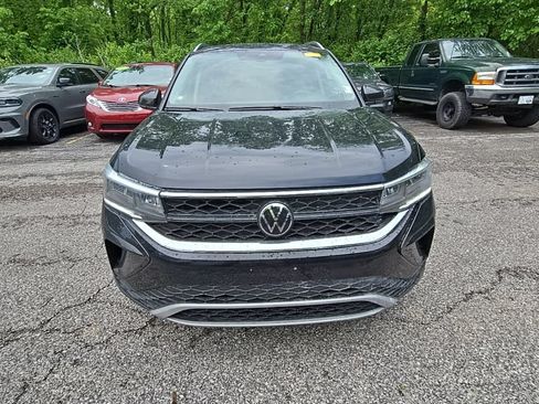 Used 2024 Volkswagen Taos SE FWD image 12