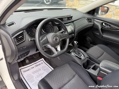 Used 2017 Nissan Rogue S w/ S Appearance Package AWD/4WD image 4