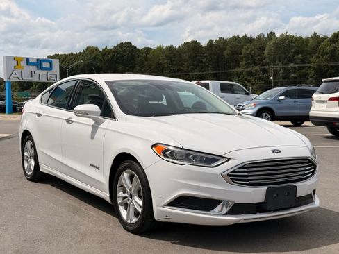 Used 2018 Ford Fusion SE w/ Equipment Group 602A FWD image 5