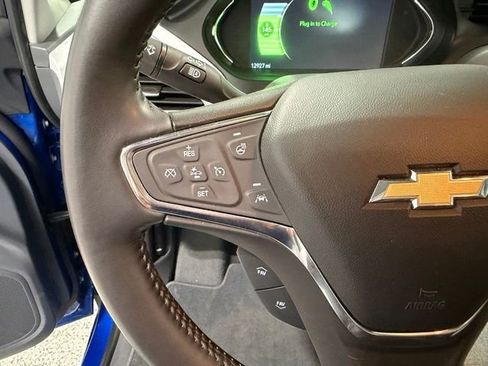 Used 2020 Chevrolet Bolt Premier w/ Infotainment Package FWD image 11