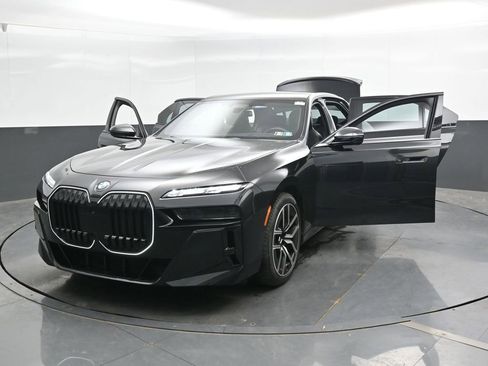 Used 2024 BMW 760i xDrive w/ Executive Package AWD/4WD image 46