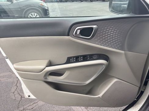 Used 2021 Kia Soul LX image 20