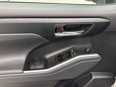 Certified 2022 Toyota Highlander XLE image 15