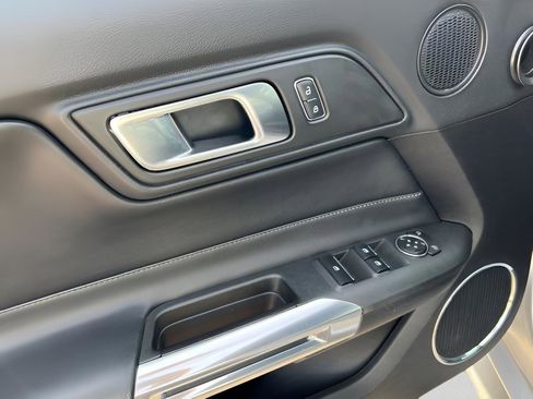 Used 2018 Ford Mustang Premium image 10